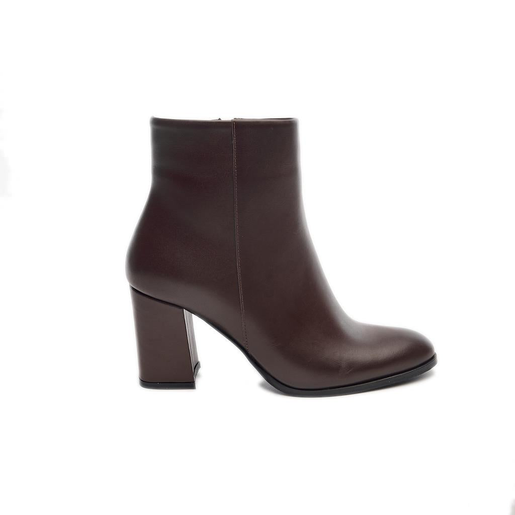 Classic Genuine Leather Zippered Heeled Women's Boots