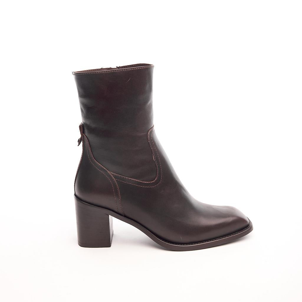 Classic Genuine Leather Zippered Low Heel Women's Boots